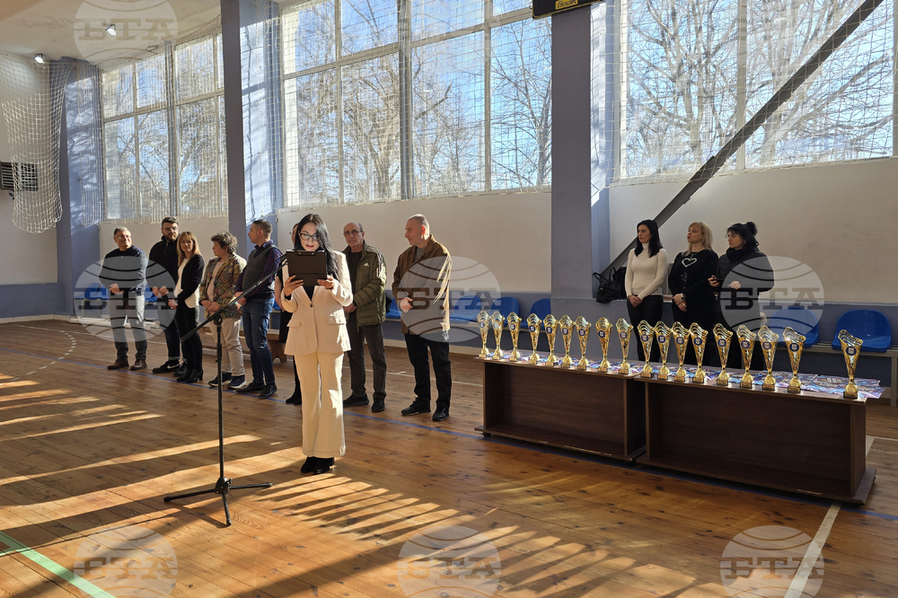 Свищов - ученически спортни игри - награждаване