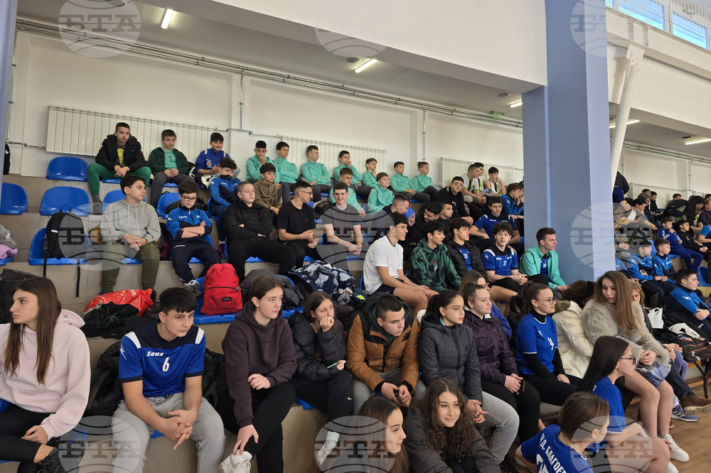 Свищов - ученически спортни игри - награждаване