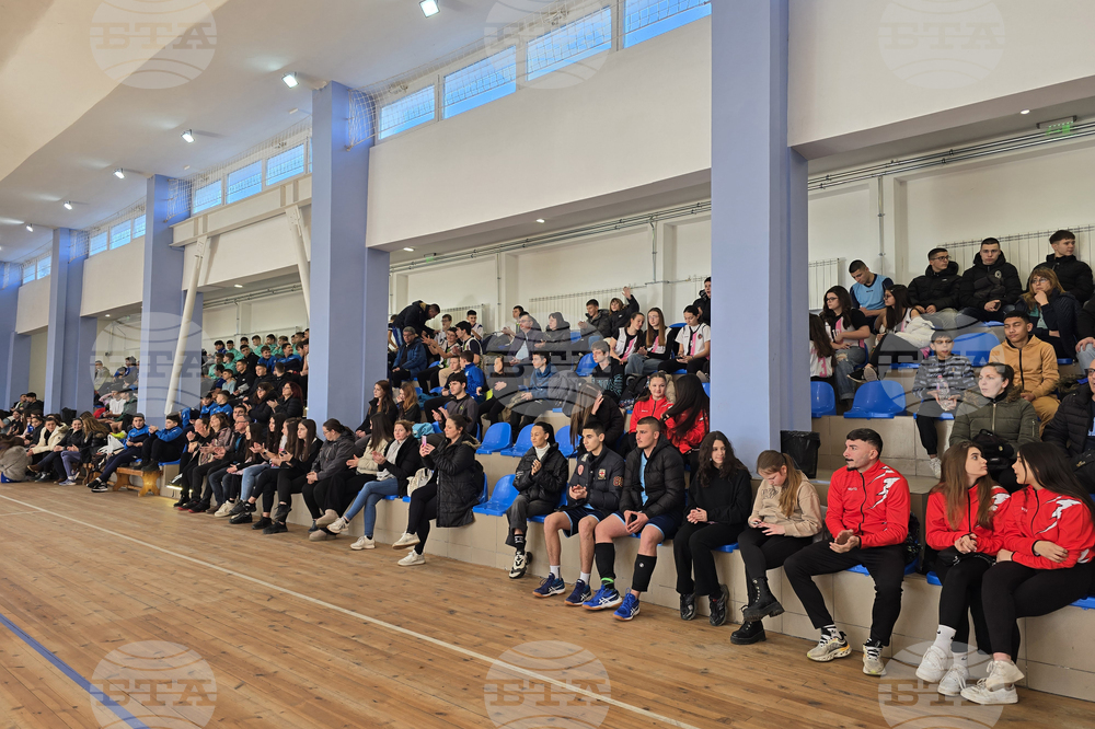 Свищов - ученически спортни игри - награждаване