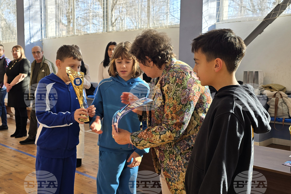 Свищов - ученически спортни игри - награждаване