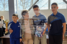 Свищов - ученически спортни игри - награждаване