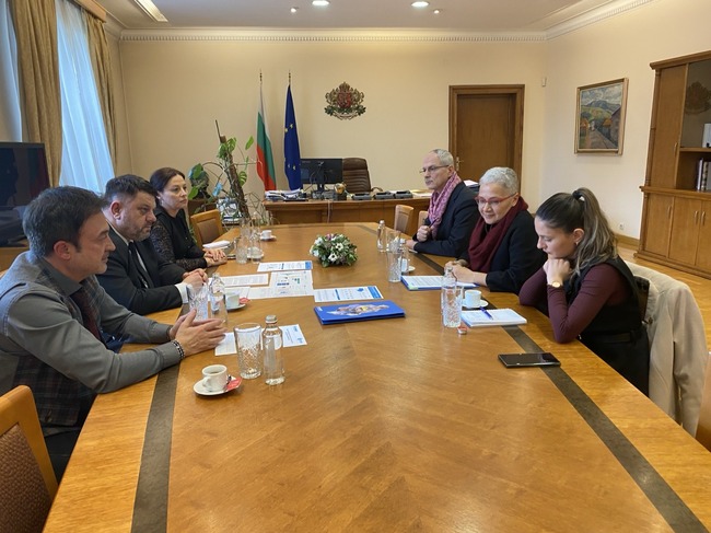 Атанас Зафиров и Седа Кузуджу, представител на Върховния комисариат за бежанците на ООН, обсъдиха въпросите за миграцията и бежанците у нас