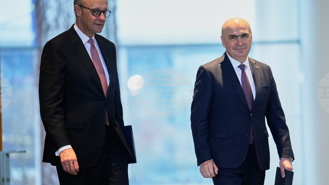 Румъния и Германия ще подпишат меморандум за засилване на военното сътрудничеств, съобщиха Мерц и Боложан