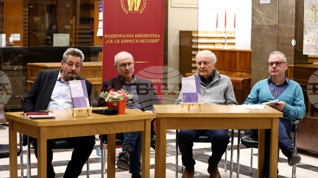 Илко Димитров се концентрира върху човека, каза проф. Георги Каприев за книгата „Извън кръга"