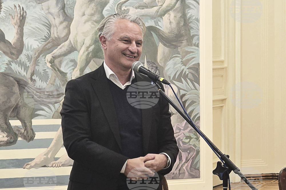 Добрич - Захари Карабашлиев - „Ловец на делфини" - представяне