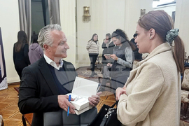 Добрич - Захари Карабашлиев - „Ловец на делфини" - представяне