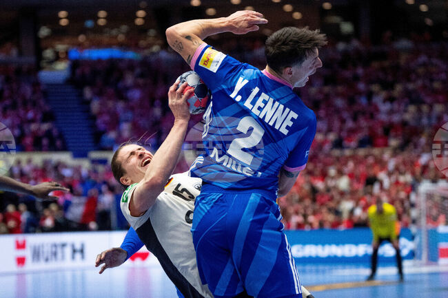 Тимът на Германия отстрани защитаващия титлата си Франция на Европейското първенство по хандбал, Хърватия и Исландия са на полуфиналите