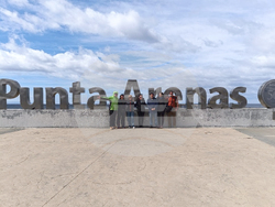 Чили - Пунта Аренас - Антарктида - група - антарктици