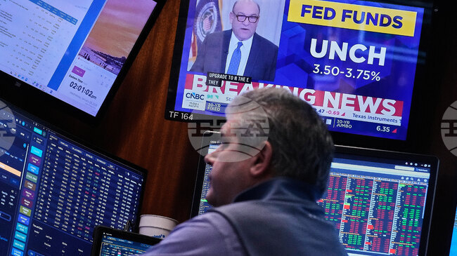 Индексите на Уолстрийт поеха надолу след номинацията на Кевин Уорш за наследник на Пауъл начело на УФР