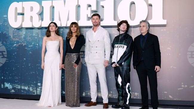 Крис Хемсуърт и Марк Ръфало се събират в екшън трилъра „Престъпление 101“