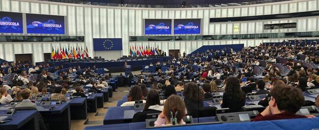 Ученици от Свищов участваха в сесия на „Евроскола“ в Страсбург, организирана от Европейския парламент 