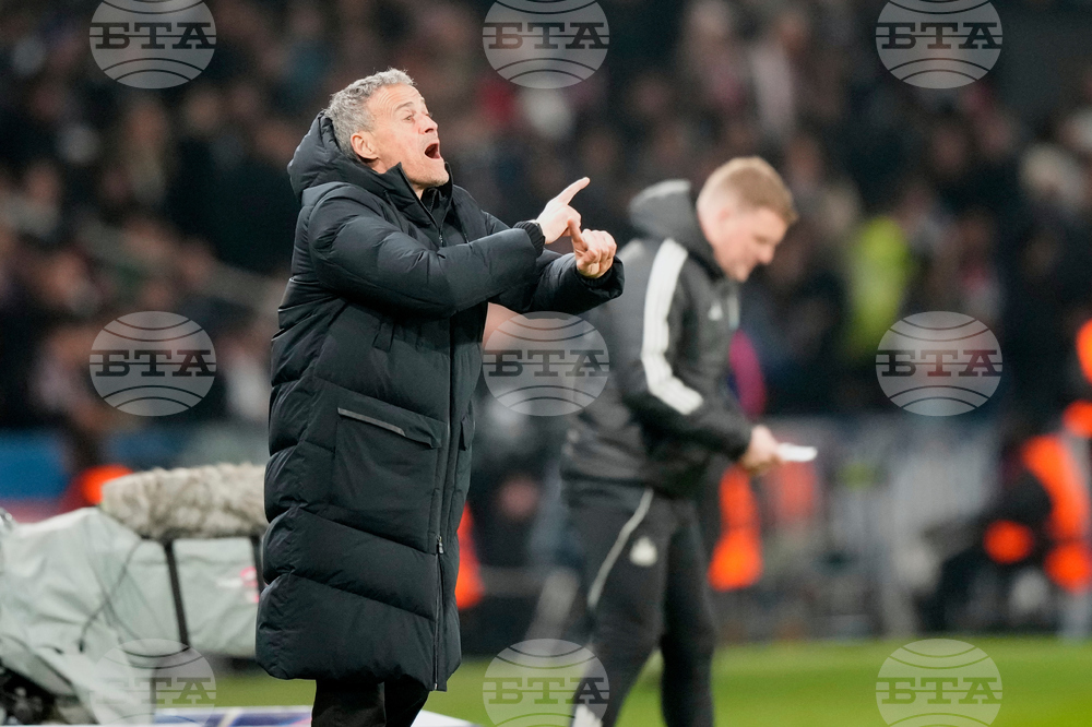 Пари Сен Жермен води преговори за нов договор със старши треньора Луис Енрике