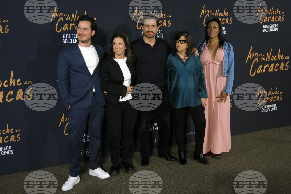 Mexico Film Aun es de noche en Caracas