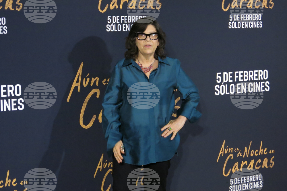 Mexico Film Aun es de noche en Caracas