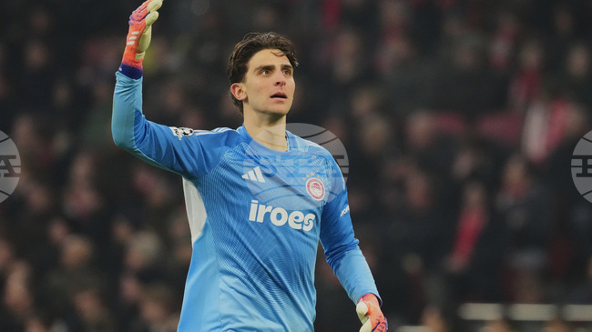 Рома ще опита да привлече вратаря на Олимпиакос за резерва на Миле Свилар