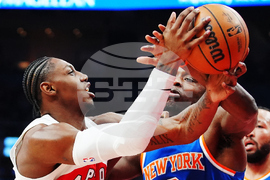 Knicks Raptors Hockey