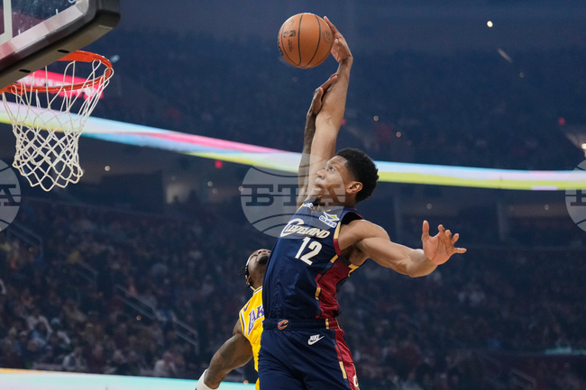 Кливланд и Сакраменто сключиха сделка около крилото Де'Андре Хънтър и плеймейкъра Денис Шрьодер