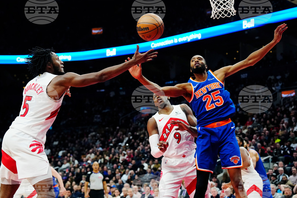 Knicks Raptors Hockey