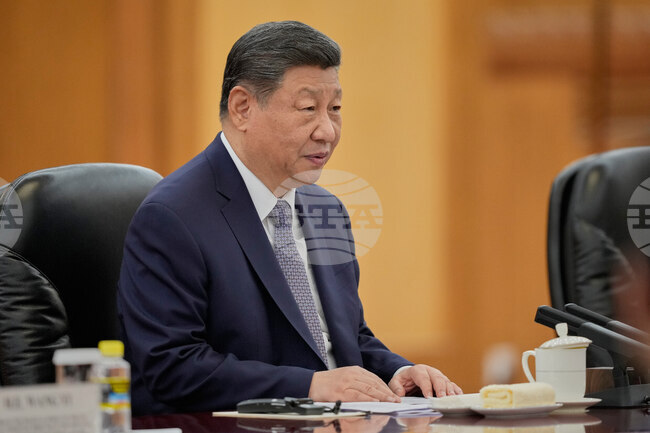 Китай и Великобритания трябва да "засилят" връзките помежду си, каза Си Цзинпин пред премиера Киър Стармър