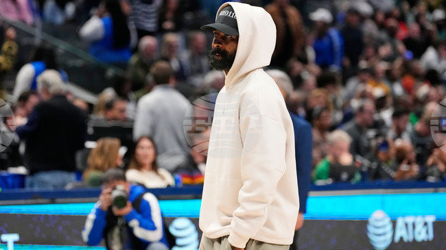 Баскетболистът на Далас Маверикс Кайри Ървинг ще се завърне на терена през следващия сезон 2026/2027