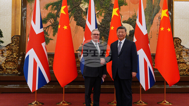 Киър Стармър и Си Цзинпин се договориха в Пекин за безвизови пътувания в Китай и по въпроса за китайските мита върху уискито