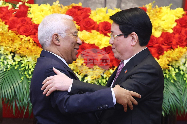 ВНА: Президентът на Виетнам даде тържествен прием в чест на председателя на Европейския съвет