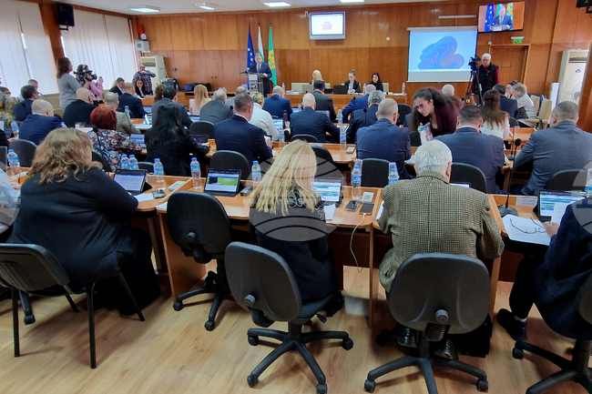 Общинските съветници в Шумен гласуваха докладна записка за удължаване на действието на бюджета на Община Шумен от 2025 г. с три месеца