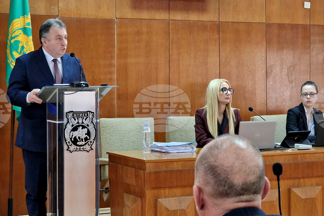 Хората очакват от нас не политически спорове, а конкретни резултати, каза кметът на Шумен в началото на заседанието на Общинския съвет