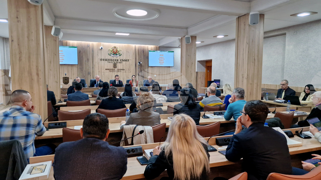 Общинският съвет в Търговище заседава в обновена зала