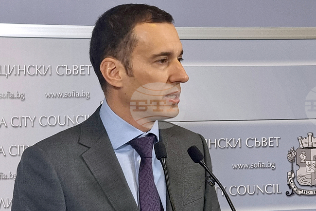 Данните за договорите и разходите за сметоизвозване са публични и достъпни, заяви кметът на София Васил Терзиев 