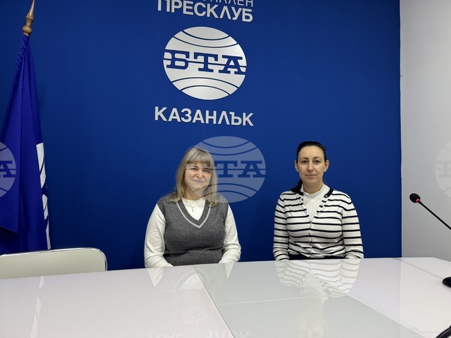 Екипът на детското отделение в болницата в Казанлък проучва степента на информираност по отношение на противогрипната ваксина при деца