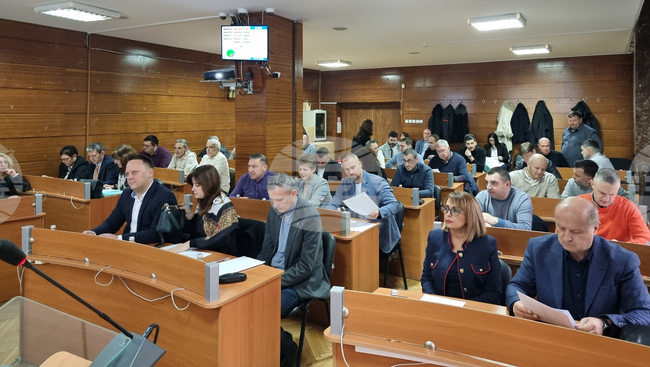 Допълнителна техника за над 382 хил. евро ще бъде закупена за поддръжка на зелените площи и чистотата в Ямбол