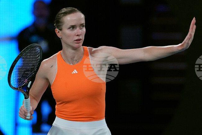 Елина Свитолина заяви, че няма да си позволи да бъде тъжна след загубата на Откритото първенство на Австралия, добавяйки, че е имала късмета да играе тенис, докато хората в Украйна страдат