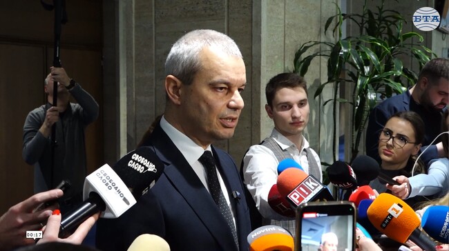 Има 21 хиляди гласували във Великобритания и с тези 20 секции се решава проблемът, каза Костадин Костадинов за промените в Изборния кодекс