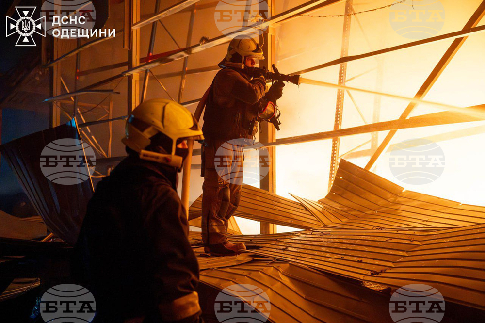 Одеса е атакувана с дронове, в града са чути взривове, съобщи в Телеграм началникът на градската военна администрация