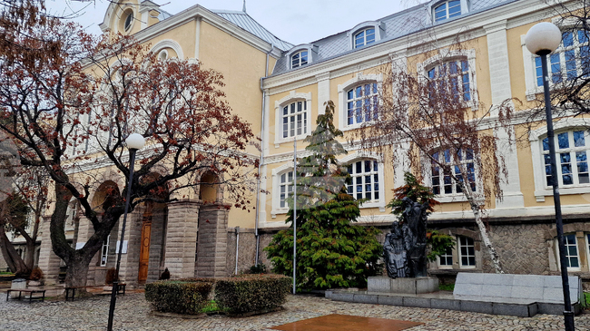 Утвърден е държавният план-прием след 7 клас за учебната 2026/2027 г. в Пловдивска област, разкриват се 219 паралелки