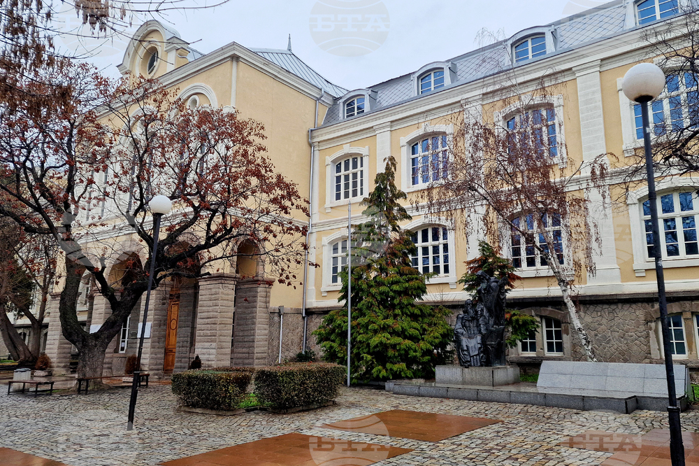 Ремонтът на Хуманитарната гимназия "Св. св. Кирил и Методий" в Пловдив ще приключи през месец май