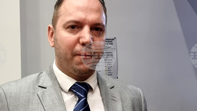 Варненски общински съветник от „Продължаваме промяната-Демократична България“ напусна групата и се присъедини към друга