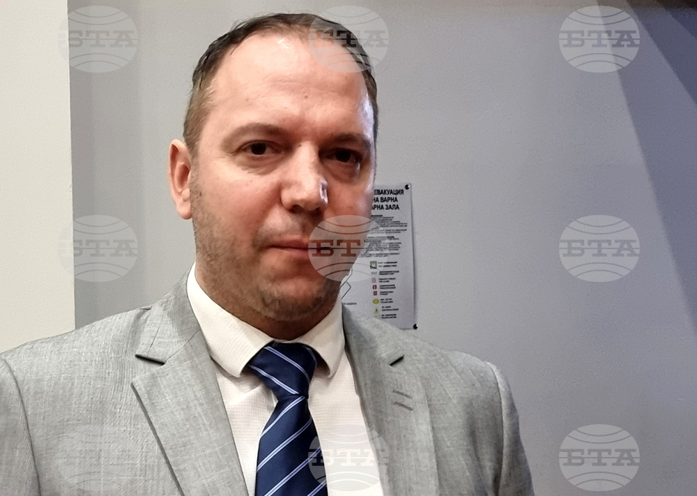 Варненски общински съветник от „Продължаваме промяната-Демократична България“ напусна групата и се присъедини към друга