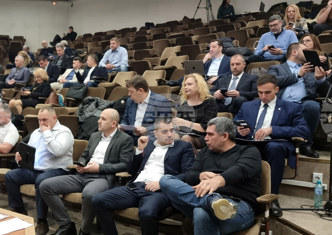 Общинският съвет във Варна одобри отпускането на допълнителни средства за ремонта на сградите в Спортен комплекс "Локомотив"