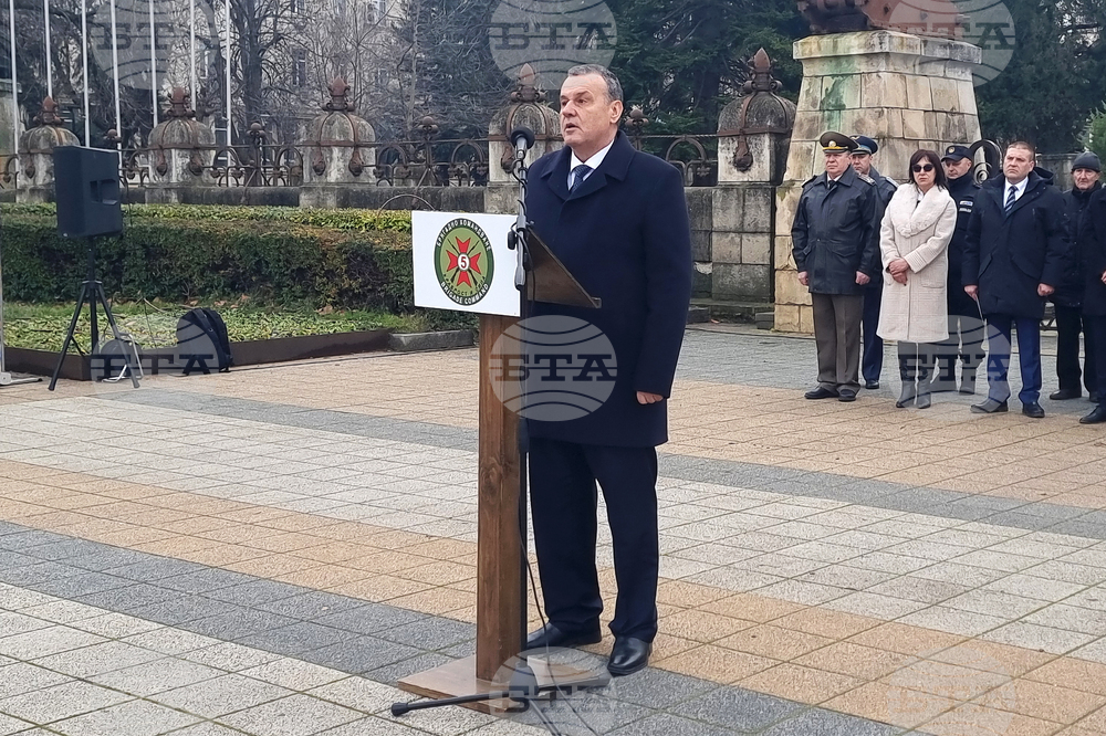 Плевен - изпращане на военен контингент - церемония