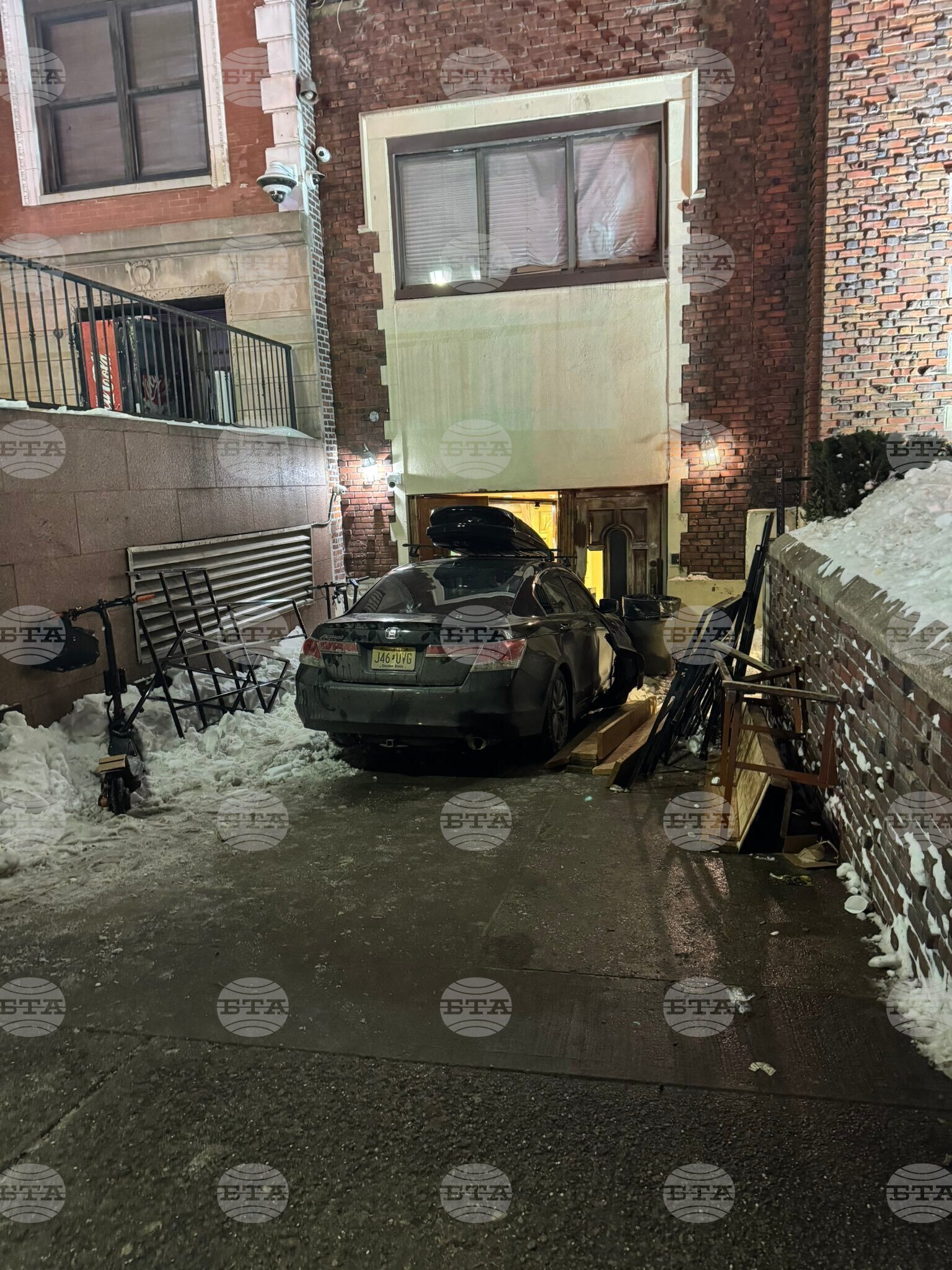 US-Chabad-Headquarters-Car-Crash