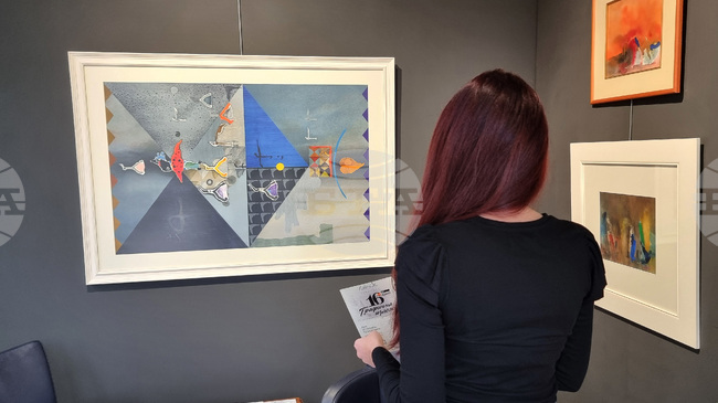 Утвърдени български художници са на фокус в годишната сборна графична изложба на варненската галерия „Папийон“