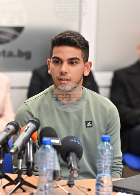 Априлското въстание е повод за национална гордост, каза десетокласникът Огнян Огнянов във Враца 