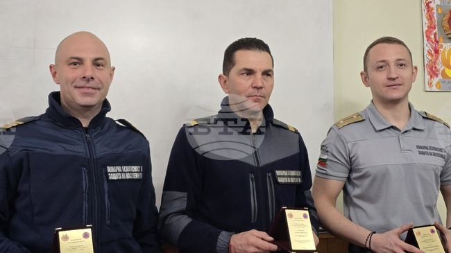 Трима огнеборци от Сливен са отличени за професионализма си