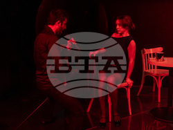 „Няма проблем“ от Дейвид Айвс в Сатирата, снимка – Сатиричен театър