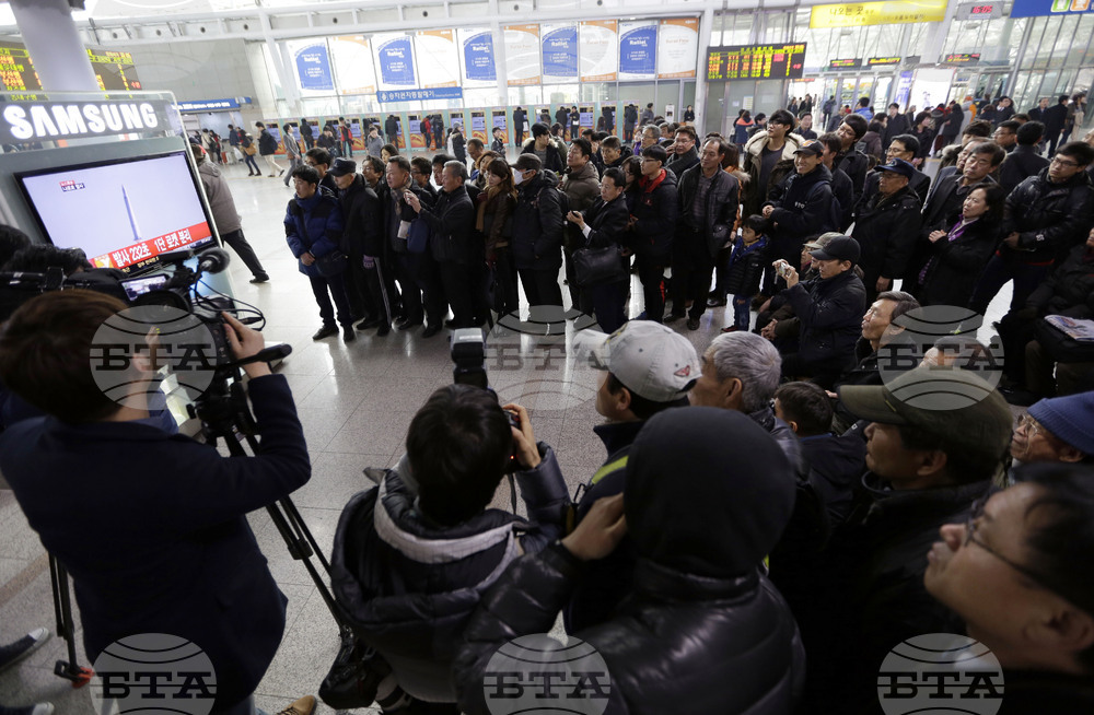 Република Корея става 13-ата държава, изстреляла спътник от собствена територия, на 30 януари 2013 г.
