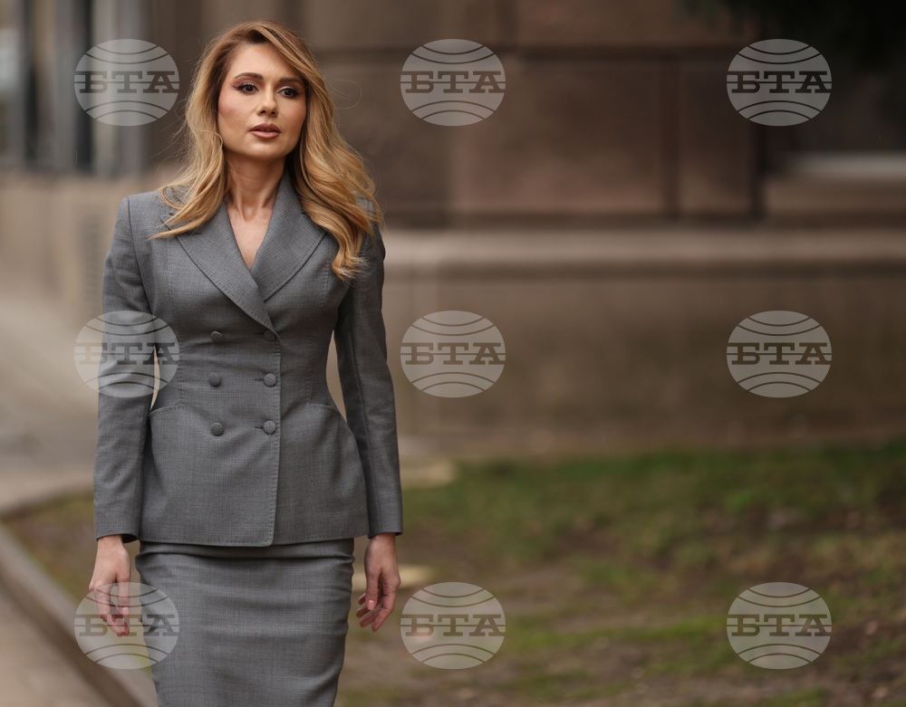 Президент - Мария Филипова - консултации