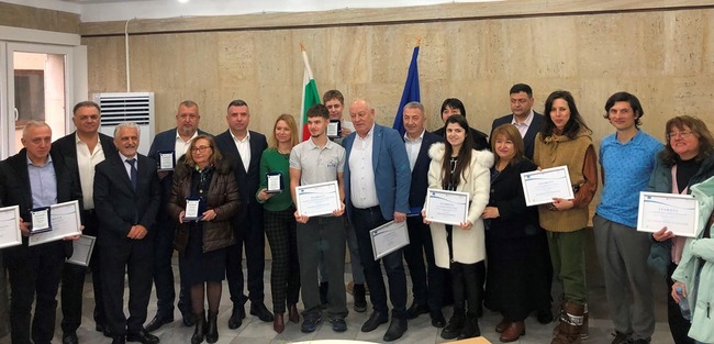 Областна администрация Смолян: Областният управител Захари Сираков поздрави местния бизнес, организации и общини за успешно реализираните европейски проекти