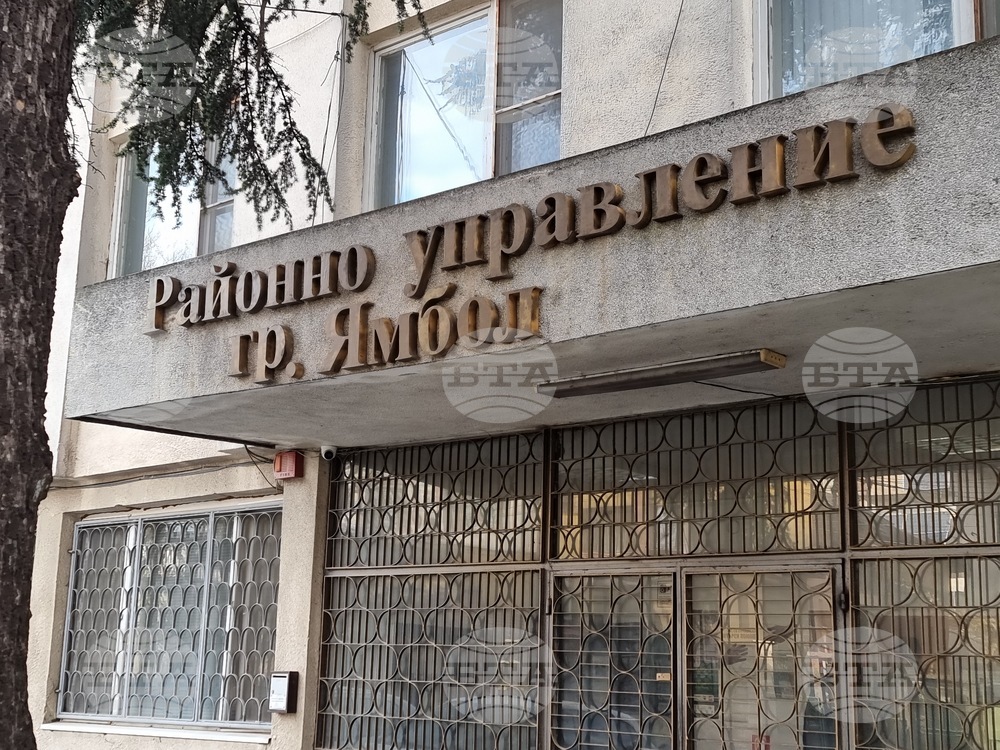 Два случая на кражби от леки автомобили разследват ямболските полицаи